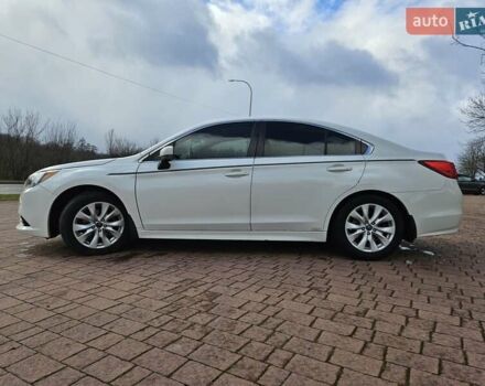 Белый Субару Легаси, объемом двигателя 2.5 л и пробегом 161 тыс. км за 10000 $, фото 3 на Automoto.ua