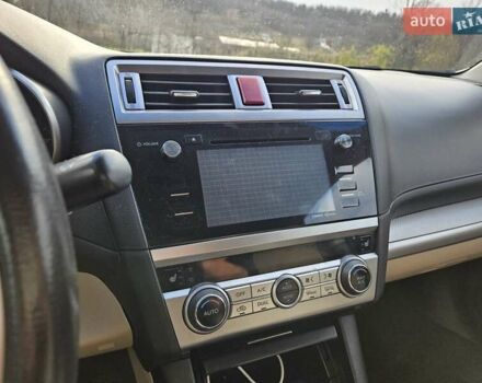 Белый Субару Легаси, объемом двигателя 2.5 л и пробегом 161 тыс. км за 10000 $, фото 14 на Automoto.ua