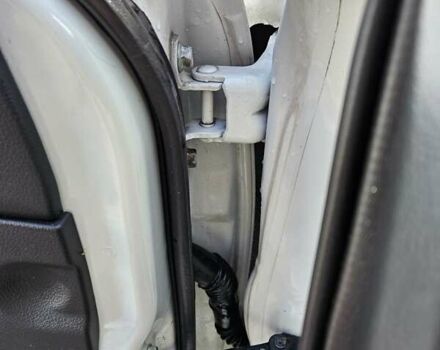 Белый Субару Легаси, объемом двигателя 2.5 л и пробегом 161 тыс. км за 10000 $, фото 18 на Automoto.ua