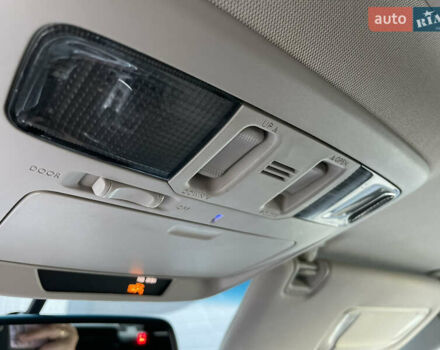 Білий Субару Легасі, об'ємом двигуна 2.46 л та пробігом 225 тис. км за 10900 $, фото 33 на Automoto.ua