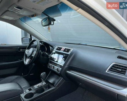 Білий Субару Легасі, об'ємом двигуна 2.46 л та пробігом 225 тис. км за 10900 $, фото 19 на Automoto.ua