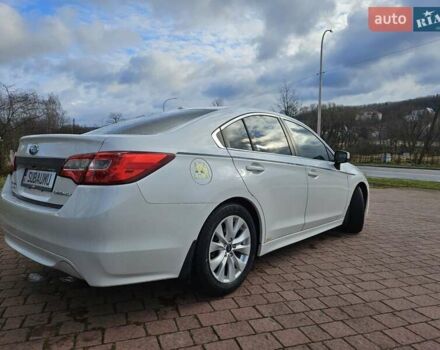 Белый Субару Легаси, объемом двигателя 2.5 л и пробегом 161 тыс. км за 10000 $, фото 5 на Automoto.ua