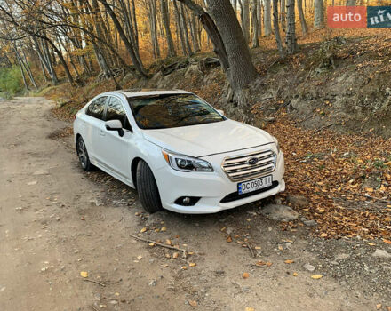 Белый Субару Легаси, объемом двигателя 2.5 л и пробегом 175 тыс. км за 10500 $, фото 2 на Automoto.ua