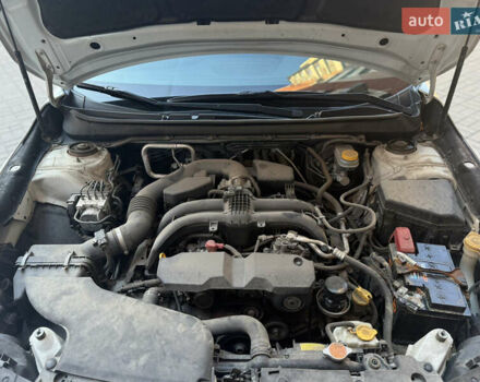 Белый Субару Легаси, объемом двигателя 2.5 л и пробегом 109 тыс. км за 11800 $, фото 17 на Automoto.ua