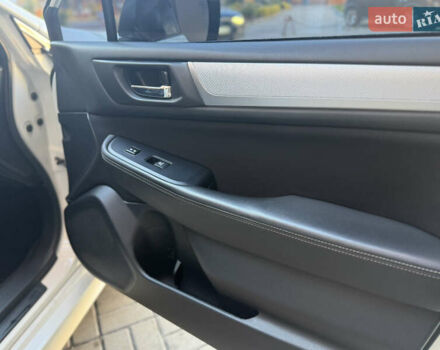 Белый Субару Легаси, объемом двигателя 2.5 л и пробегом 109 тыс. км за 11800 $, фото 8 на Automoto.ua