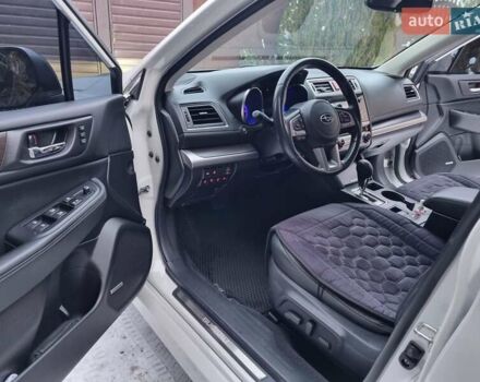 Белый Субару Легаси, объемом двигателя 2.5 л и пробегом 93 тыс. км за 14900 $, фото 6 на Automoto.ua