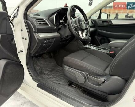 Білий Субару Легасі, об'ємом двигуна 2.5 л та пробігом 166 тис. км за 11900 $, фото 6 на Automoto.ua