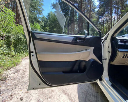 Білий Субару Легасі, об'ємом двигуна 2.5 л та пробігом 111 тис. км за 12500 $, фото 5 на Automoto.ua