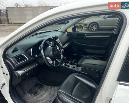 Білий Субару Легасі, об'ємом двигуна 2.5 л та пробігом 135 тис. км за 15500 $, фото 6 на Automoto.ua