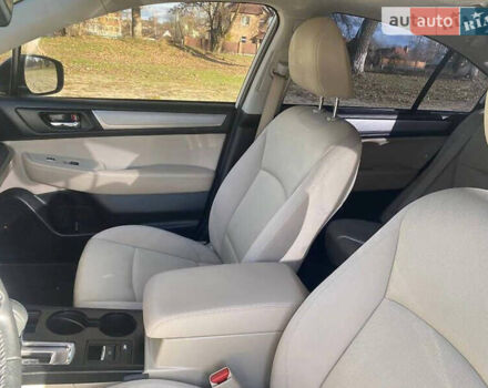 Белый Субару Легаси, объемом двигателя 2.5 л и пробегом 219 тыс. км за 12000 $, фото 6 на Automoto.ua