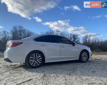 Белый Субару Легаси, объемом двигателя 2.5 л и пробегом 219 тыс. км за 12000 $, фото 16 на Automoto.ua