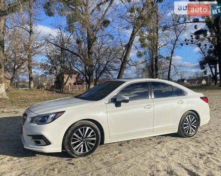 Белый Субару Легаси, объемом двигателя 2.5 л и пробегом 219 тыс. км за 12000 $, фото 24 на Automoto.ua