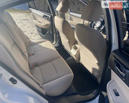 Белый Субару Легаси, объемом двигателя 2.5 л и пробегом 219 тыс. км за 12000 $, фото 29 на Automoto.ua