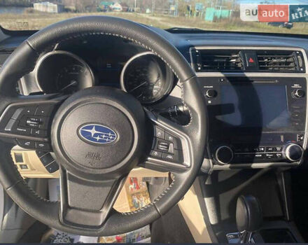 Белый Субару Легаси, объемом двигателя 2.5 л и пробегом 219 тыс. км за 12000 $, фото 4 на Automoto.ua