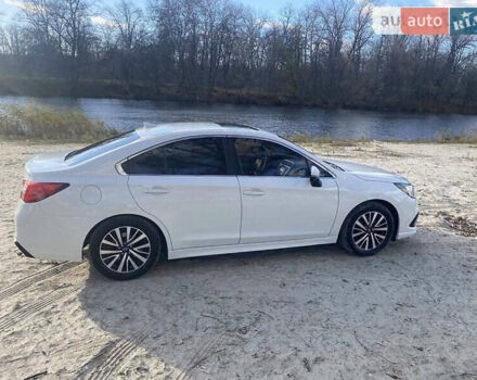 Белый Субару Легаси, объемом двигателя 2.5 л и пробегом 219 тыс. км за 12000 $, фото 28 на Automoto.ua