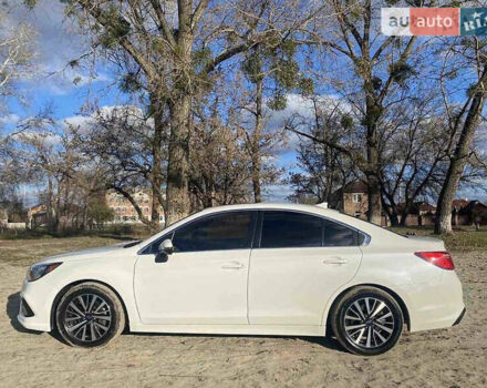 Белый Субару Легаси, объемом двигателя 2.5 л и пробегом 219 тыс. км за 12000 $, фото 15 на Automoto.ua