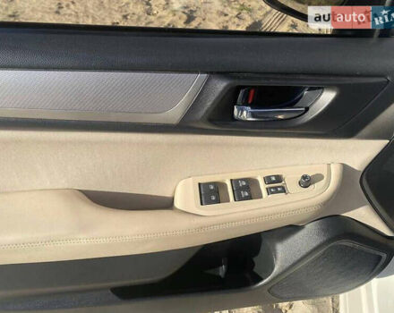 Белый Субару Легаси, объемом двигателя 2.5 л и пробегом 219 тыс. км за 12000 $, фото 9 на Automoto.ua