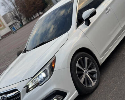 Белый Субару Легаси, объемом двигателя 2.46 л и пробегом 77 тыс. км за 18000 $, фото 2 на Automoto.ua