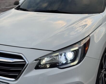 Білий Субару Легасі, об'ємом двигуна 2.5 л та пробігом 77 тис. км за 18000 $, фото 1 на Automoto.ua