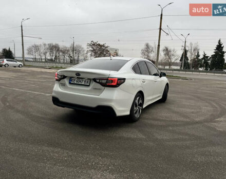 Белый Субару Легаси, объемом двигателя 2.5 л и пробегом 124 тыс. км за 18100 $, фото 1 на Automoto.ua