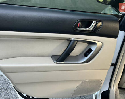 Білий Субару Легасі, об'ємом двигуна 2.5 л та пробігом 70 тис. км за 6700 $, фото 47 на Automoto.ua