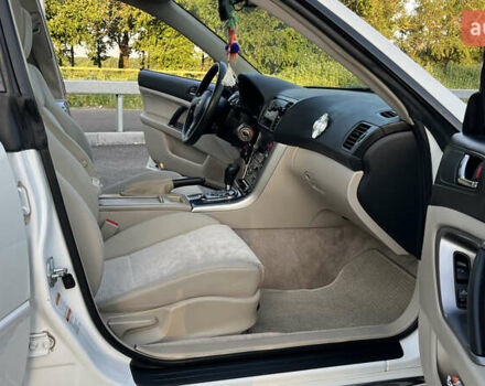 Білий Субару Легасі, об'ємом двигуна 2.5 л та пробігом 70 тис. км за 6700 $, фото 32 на Automoto.ua