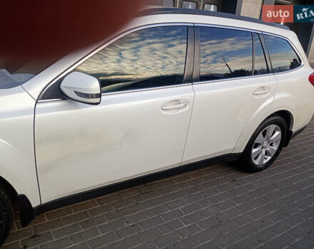 Білий Субару Легасі, об'ємом двигуна 2.46 л та пробігом 250 тис. км за 6500 $, фото 7 на Automoto.ua