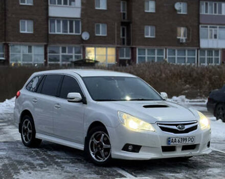 Белый Субару Легаси, объемом двигателя 2 л и пробегом 225 тыс. км за 8500 $, фото 1 на Automoto.ua