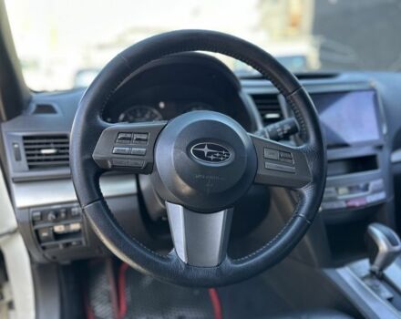 Белый Субару Легаси, объемом двигателя 2.5 л и пробегом 180 тыс. км за 10300 $, фото 9 на Automoto.ua