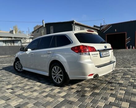 Белый Субару Легаси, объемом двигателя 2.5 л и пробегом 180 тыс. км за 10300 $, фото 4 на Automoto.ua