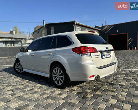 Белый Субару Легаси, объемом двигателя 2.46 л и пробегом 180 тыс. км за 10200 $, фото 4 на Automoto.ua