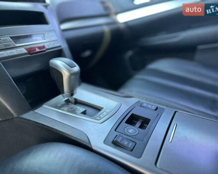 Белый Субару Легаси, объемом двигателя 2.46 л и пробегом 180 тыс. км за 10200 $, фото 8 на Automoto.ua