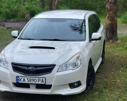 Белый Субару Легаси, объемом двигателя 2 л и пробегом 192 тыс. км за 7799 $, фото 2 на Automoto.ua