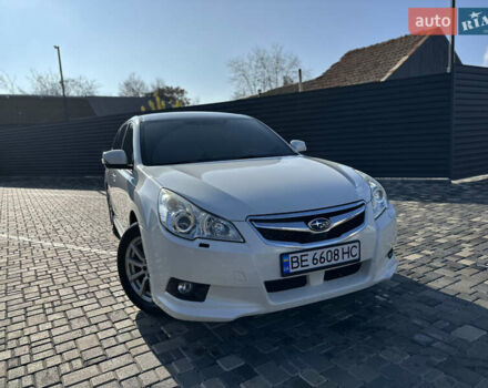 Белый Субару Легаси, объемом двигателя 2.46 л и пробегом 180 тыс. км за 10200 $, фото 1 на Automoto.ua