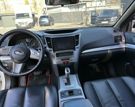 Белый Субару Легаси, объемом двигателя 2.5 л и пробегом 180 тыс. км за 10300 $, фото 12 на Automoto.ua