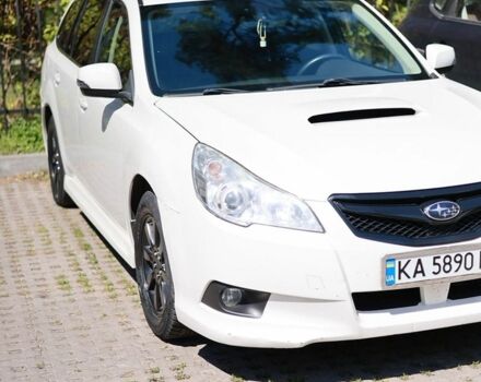 Білий Субару Легасі, об'ємом двигуна 2 л та пробігом 215 тис. км за 7799 $, фото 2 на Automoto.ua