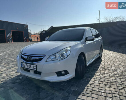 Белый Субару Легаси, объемом двигателя 2.46 л и пробегом 180 тыс. км за 10200 $, фото 2 на Automoto.ua