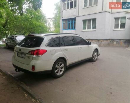 Белый Субару Легаси, объемом двигателя 2 л и пробегом 205 тыс. км за 12200 $, фото 3 на Automoto.ua