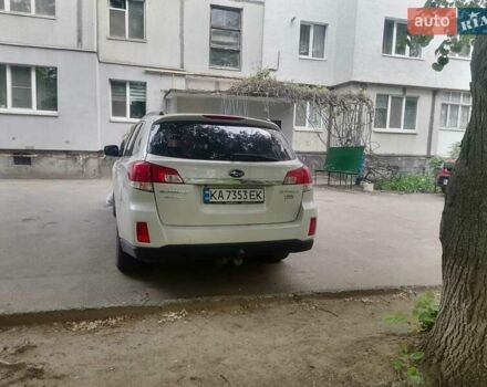 Белый Субару Легаси, объемом двигателя 2 л и пробегом 205 тыс. км за 12200 $, фото 2 на Automoto.ua