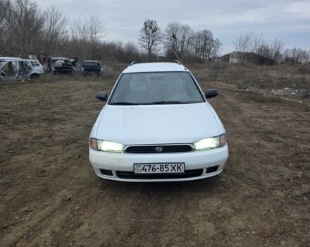 Белый Субару Легаси, объемом двигателя 2 л и пробегом 117 тыс. км за 2300 $, фото 1 на Automoto.ua