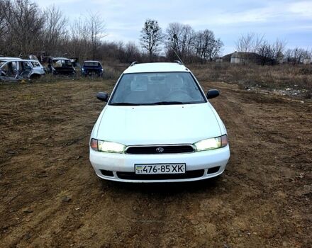 Белый Субару Легаси, объемом двигателя 2 л и пробегом 117 тыс. км за 2300 $, фото 1 на Automoto.ua