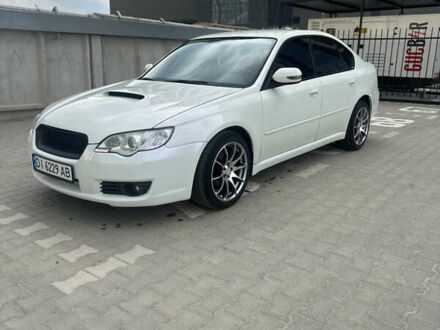 Белый Субару Легаси, объемом двигателя 2 л и пробегом 160 тыс. км за 6000 $, фото 1 на Automoto.ua