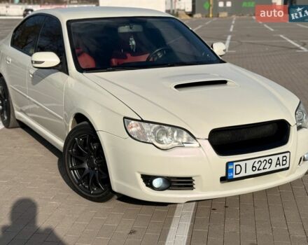 Белый Субару Легаси, объемом двигателя 2 л и пробегом 160 тыс. км за 5750 $, фото 1 на Automoto.ua