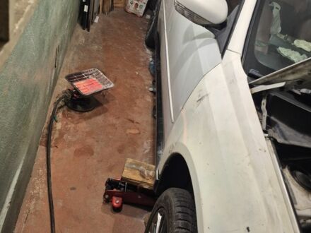 Белый Субару Легаси, объемом двигателя 0 л и пробегом 200 тыс. км за 2500 $, фото 1 на Automoto.ua