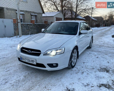 Белый Субару Легаси, объемом двигателя 2 л и пробегом 230 тыс. км за 4950 $, фото 1 на Automoto.ua