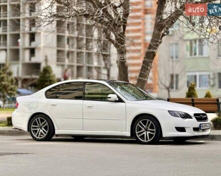 Белый Субару Легаси, объемом двигателя 2 л и пробегом 212 тыс. км за 6800 $, фото 1 на Automoto.ua