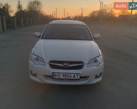 Белый Субару Легаси, объемом двигателя 1.99 л и пробегом 174 тыс. км за 7000 $, фото 1 на Automoto.ua