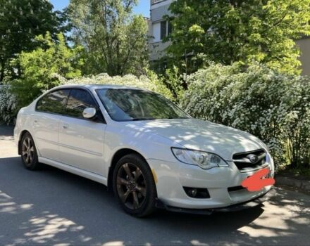 Белый Субару Легаси, объемом двигателя 2 л и пробегом 203 тыс. км за 3000 $, фото 1 на Automoto.ua