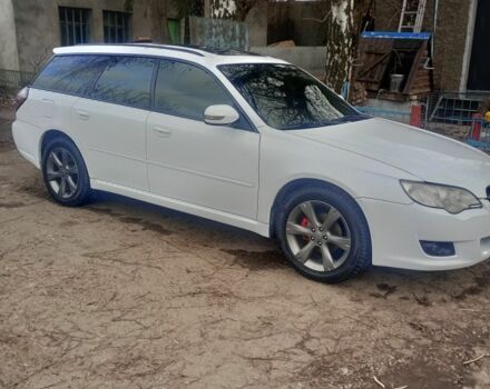 Белый Субару Легаси, объемом двигателя 2 л и пробегом 230 тыс. км за 6800 $, фото 1 на Automoto.ua