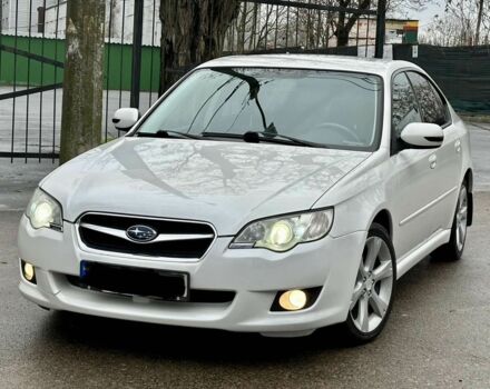 Белый Субару Легаси, объемом двигателя 2 л и пробегом 248 тыс. км за 5400 $, фото 1 на Automoto.ua